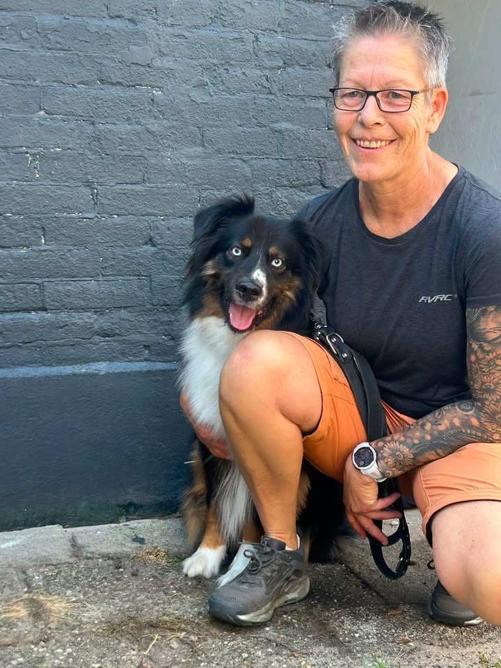 Maud met haar Australian Shepherd Nikan na begeleiding met de Leidy-methode